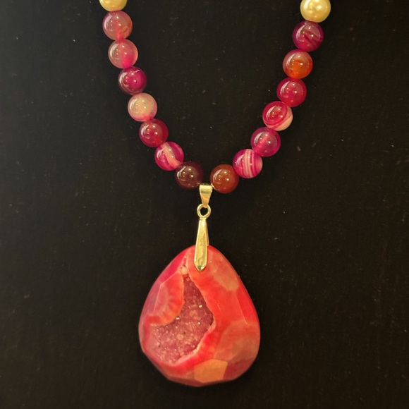 Pink Geode Pendant, Striped Agate & Simulated Pearl Necklace & Earrings Set - Picture 2 of 7